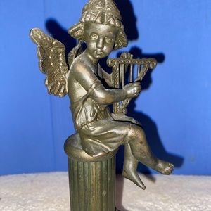 VINTAGE ANTIQUE ART DECO RHODIUM PLATED WINGED ANGEL PLAYING  Harp CHERUB